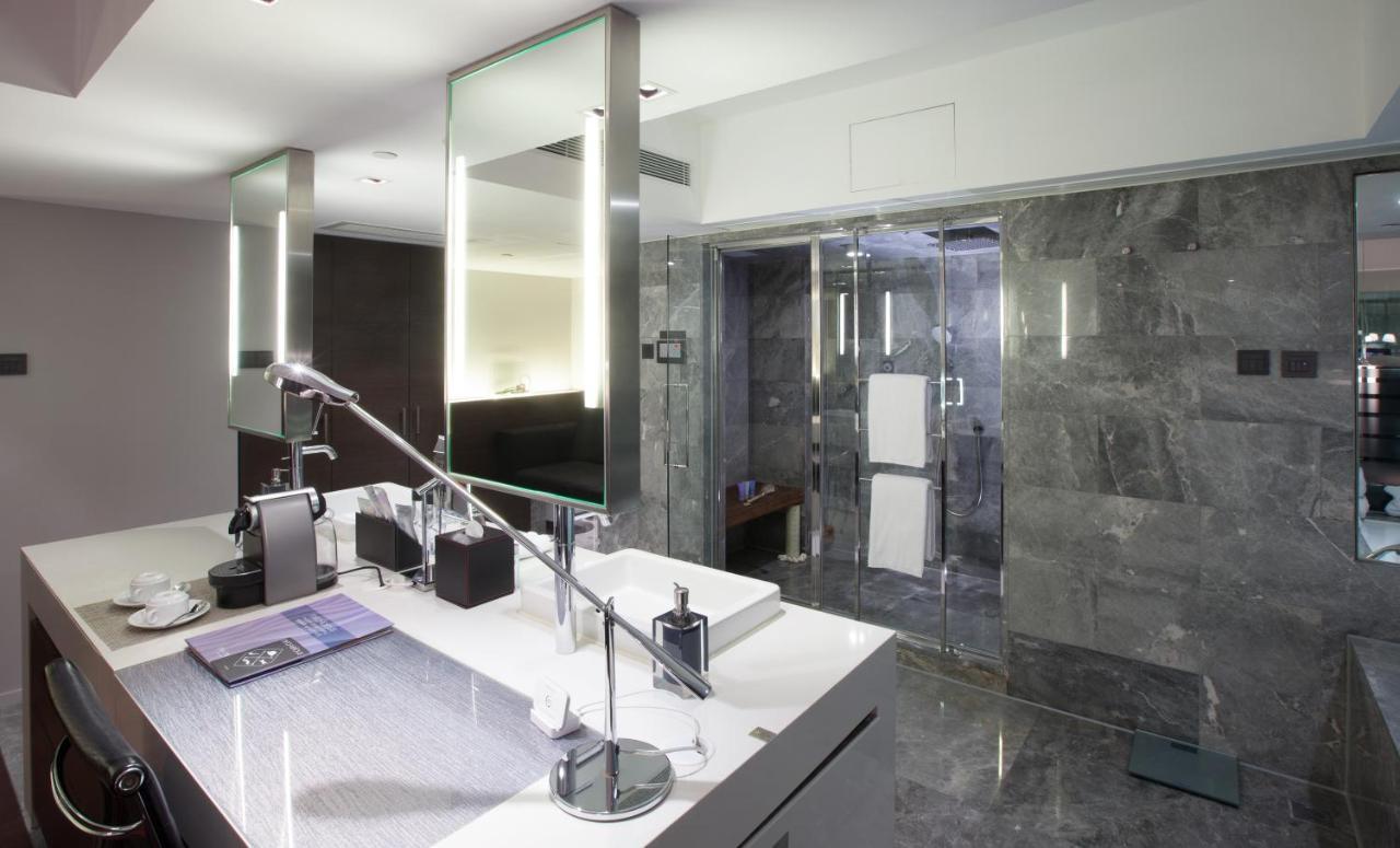 Отель The Mira Гонконг Экстерьер фото Bathroom