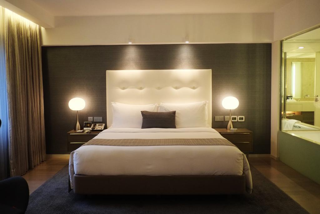 Отель The Mira Гонконг Экстерьер фото A room at the Park Hyatt Hyderabad