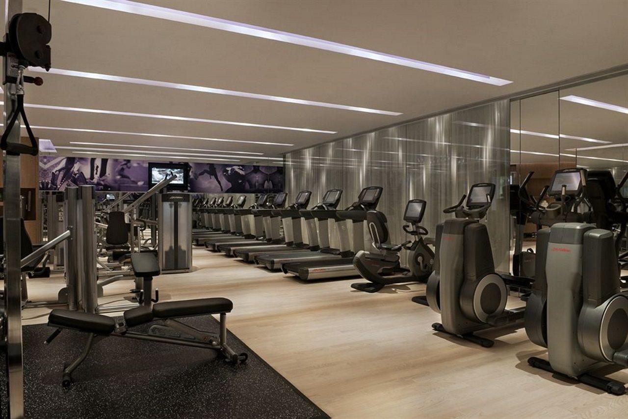 Отель The Mira Гонконг Экстерьер фото The gym at The Ritz-Carlton, Dubai